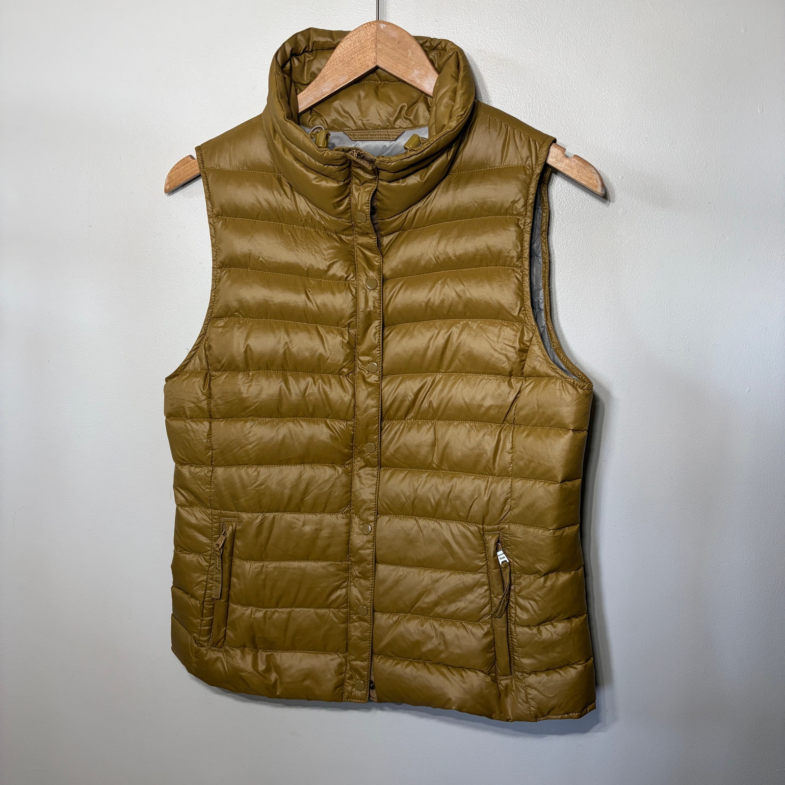 Gap Jacket Vest Quilted Down Gold Bungee Neck Outdoors Travel Minimalist S